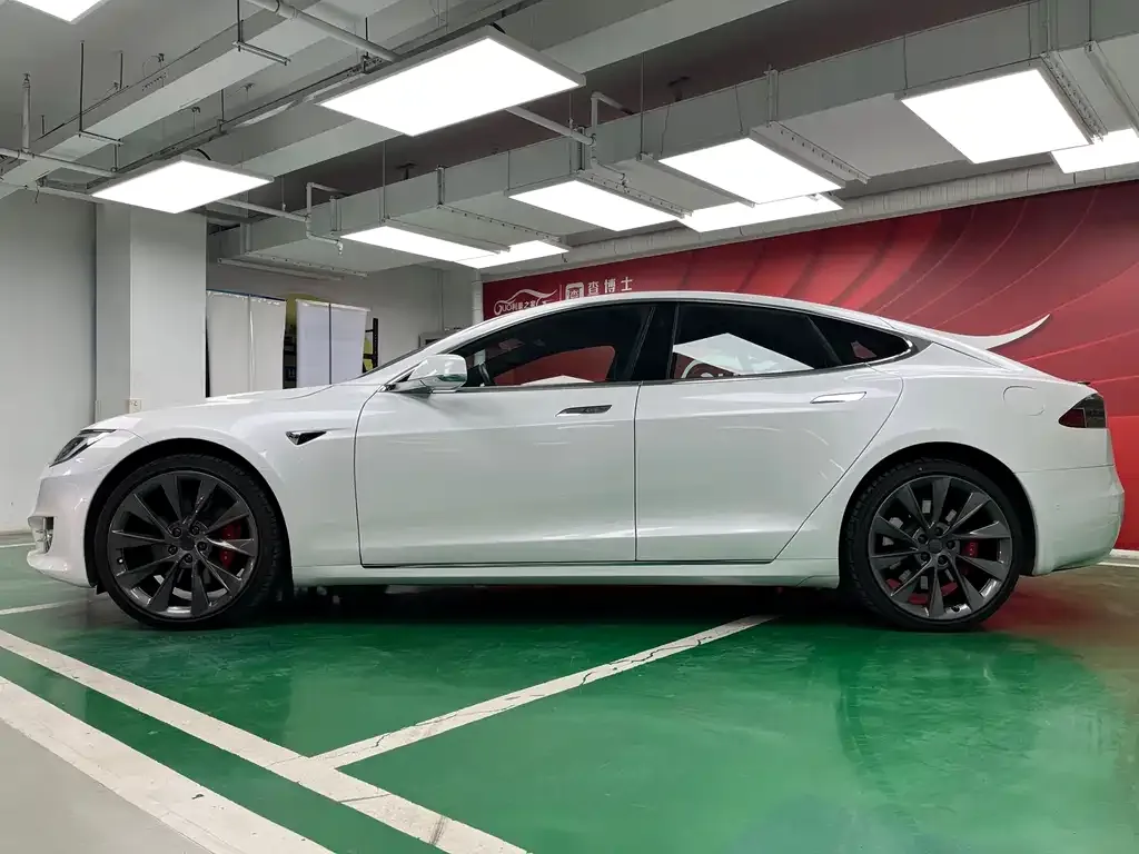 Tesla Model S — фото 10