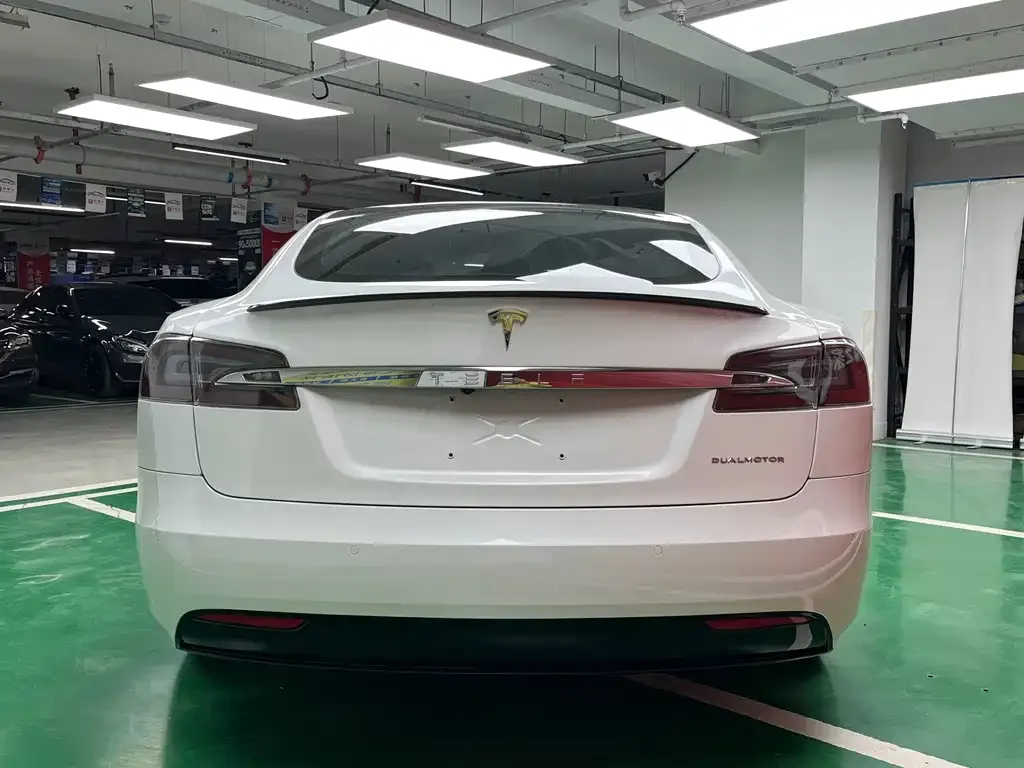 Tesla Model S — фото 2
