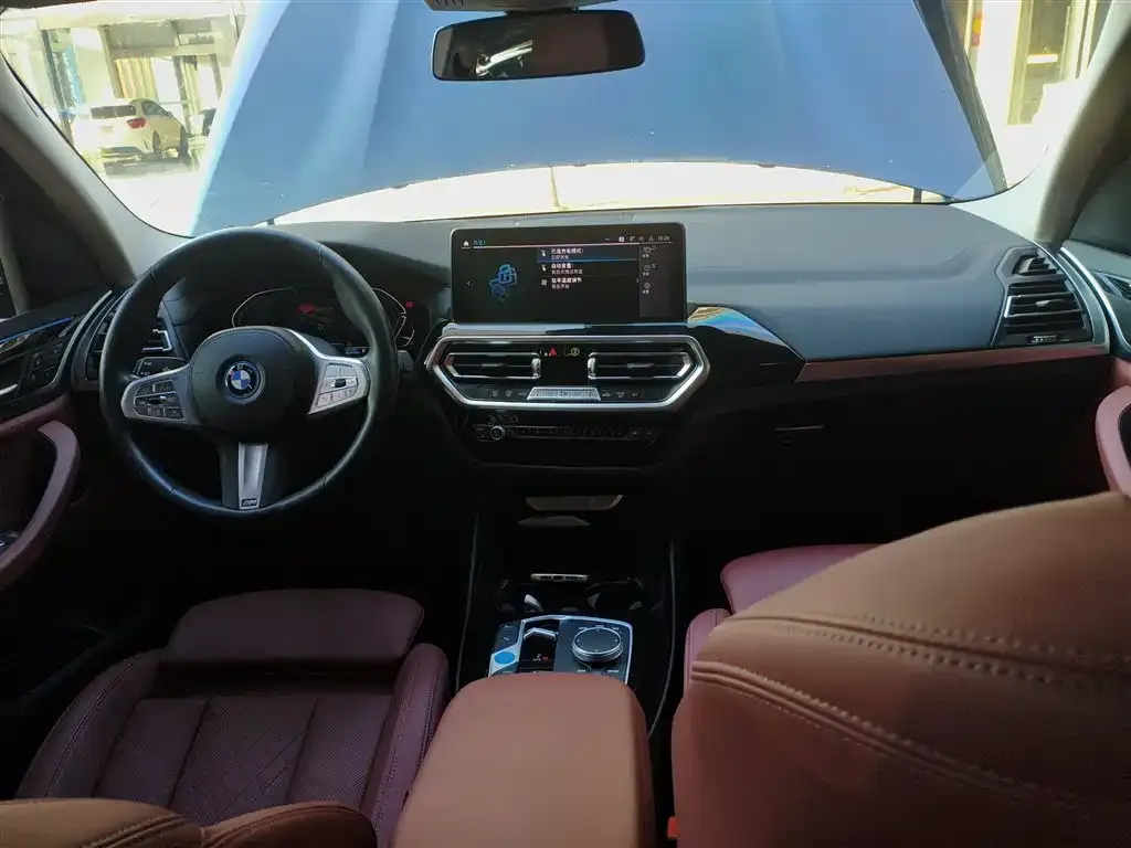 BMW iX3 — фото 2