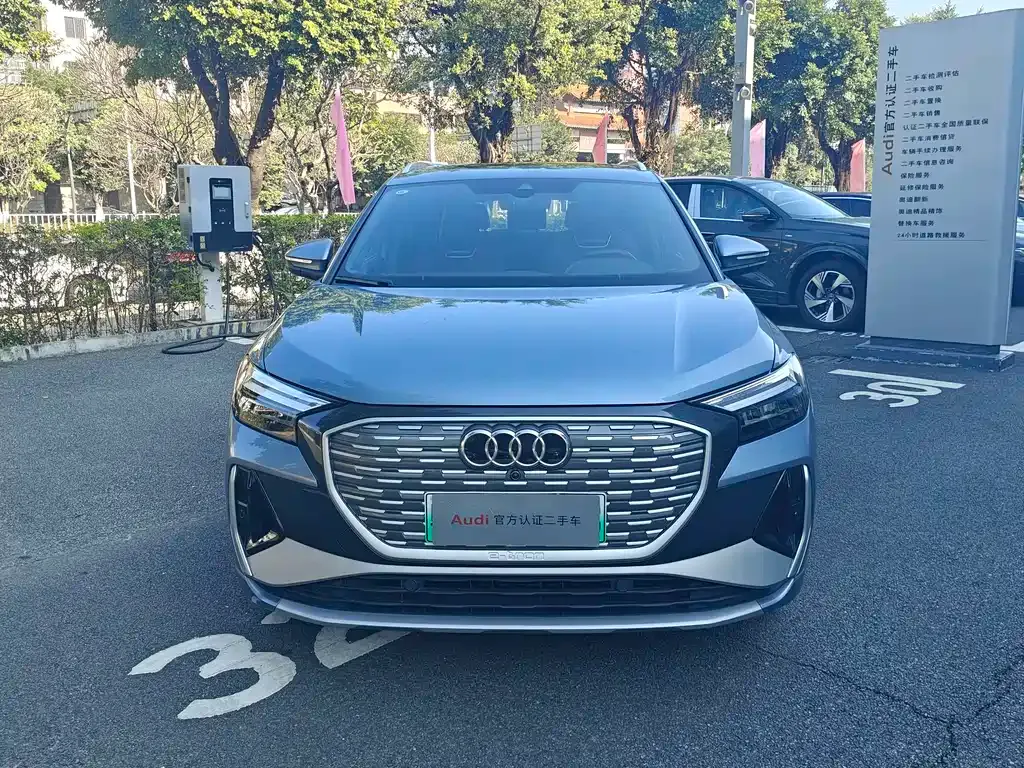 Audi Q4 e-tron — фото 8