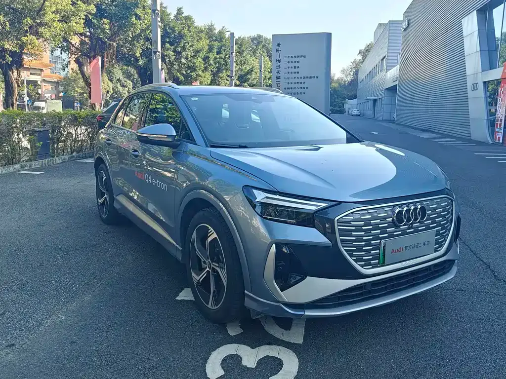 Audi Q4 e-tron — фото 9