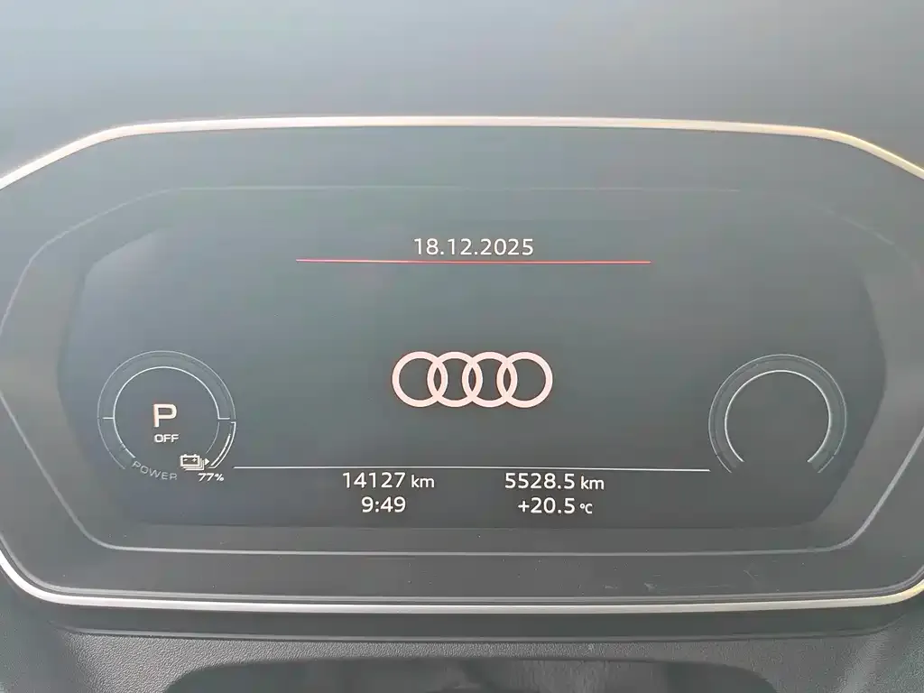 Audi Q4 e-tron — фото 2