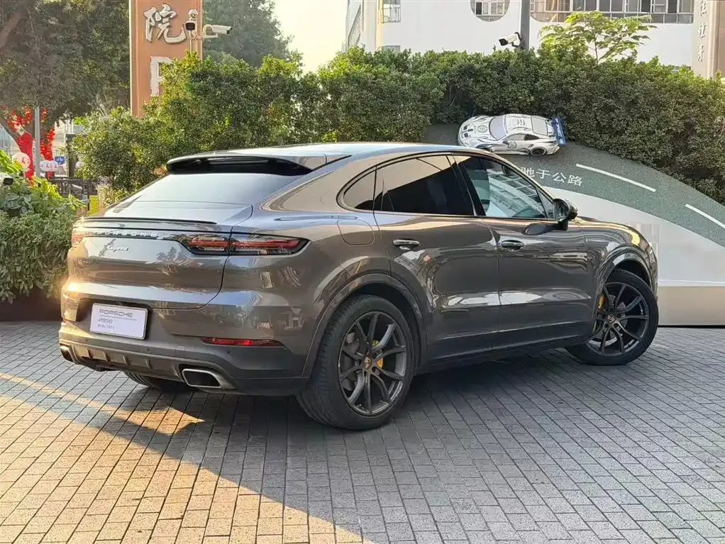 Porsche Cayenne Hybrid — фото 10