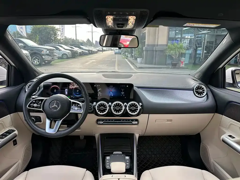 Mercedes-Benz EQA — фото 9