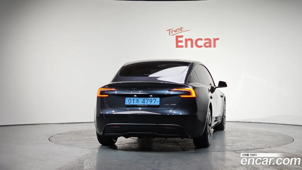 Tesla Model 3 — фото 3