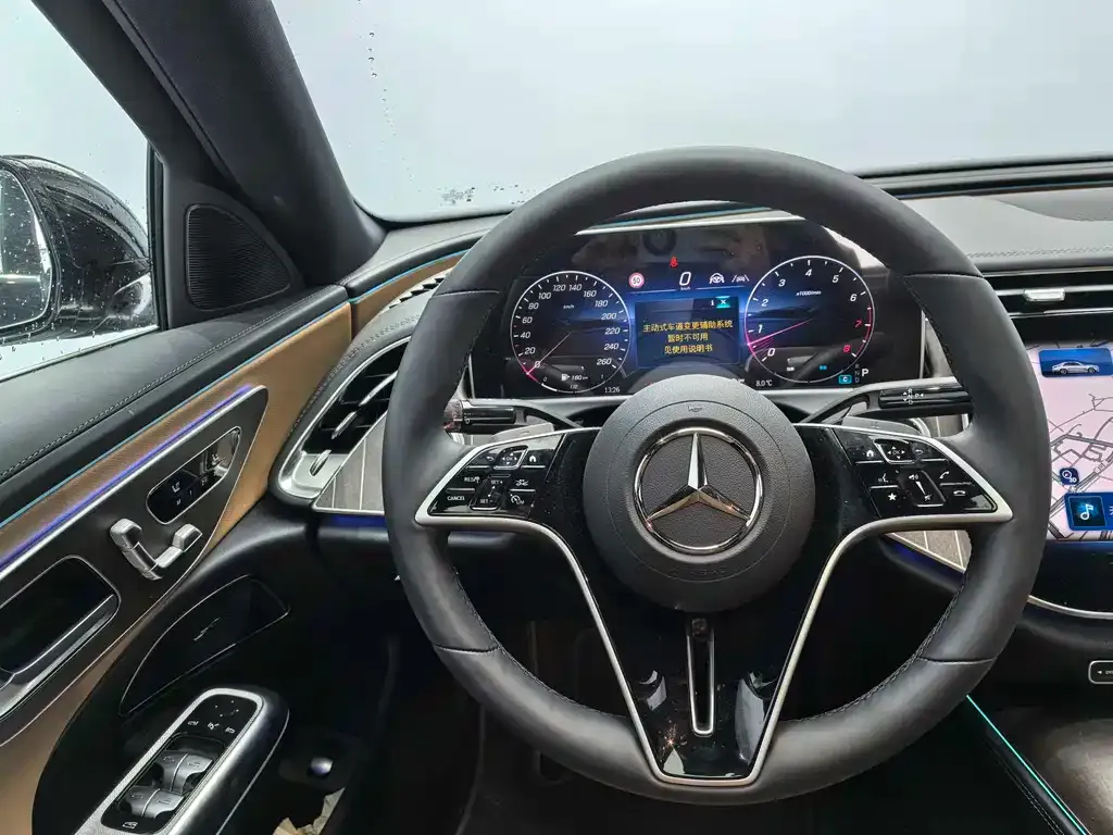 Mercedes-Benz E-Class — фото 5