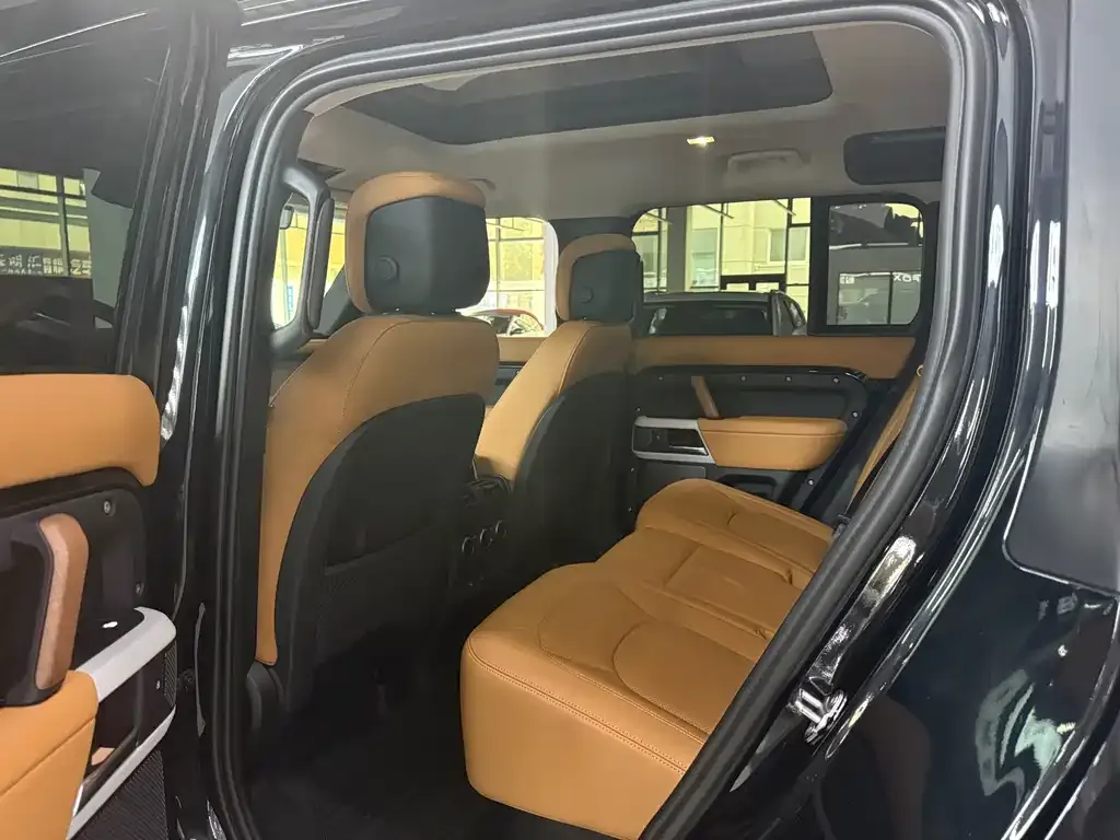Land Rover Defender — фото 6