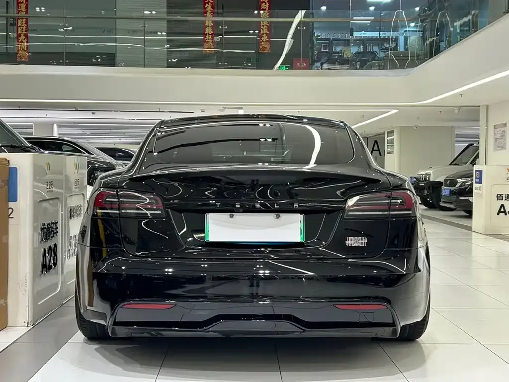 Tesla Model S — фото 10