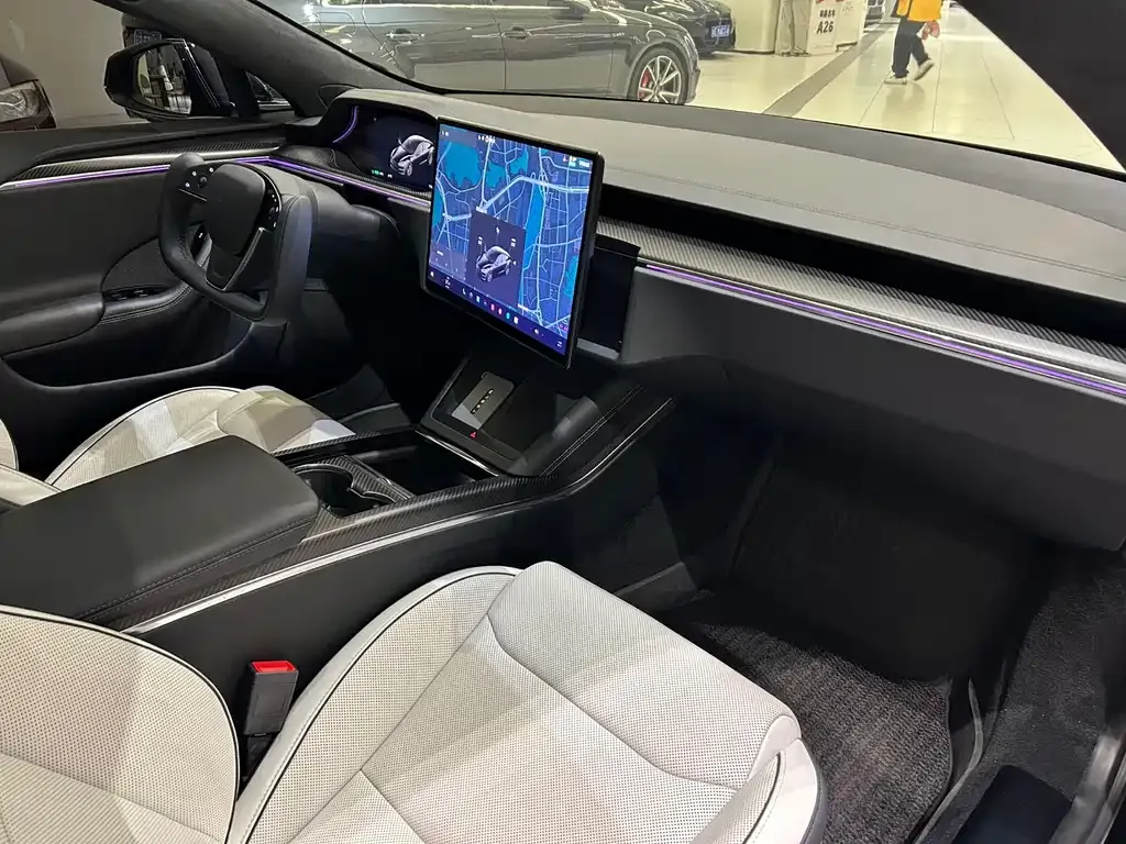 Tesla Model S — фото 6