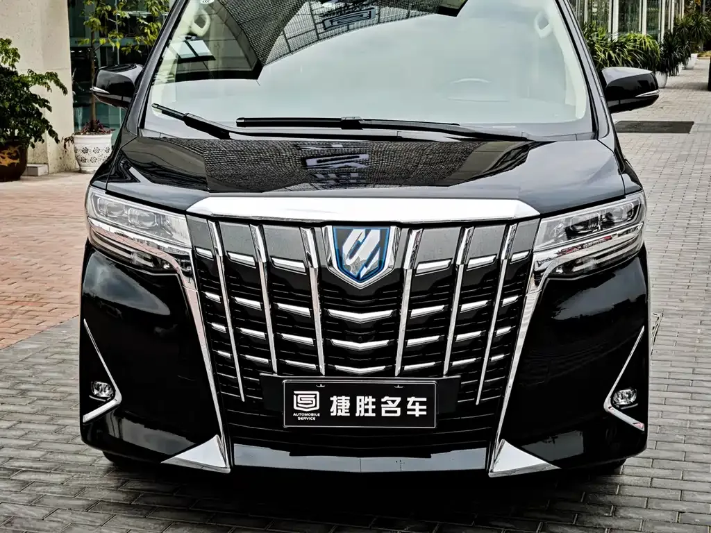 Toyota Alphard — фото 5