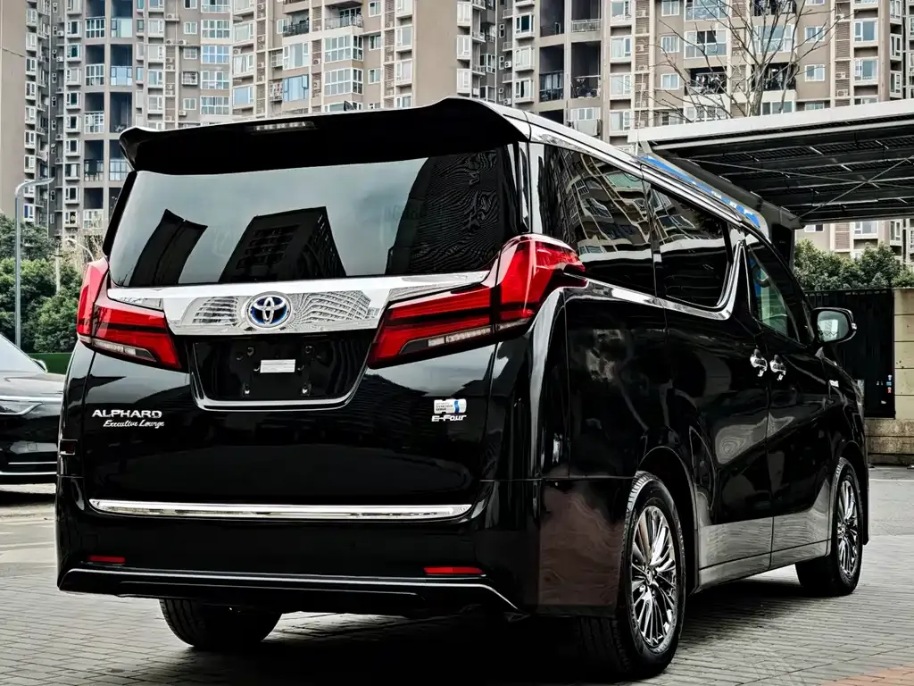 Toyota Alphard — фото 7