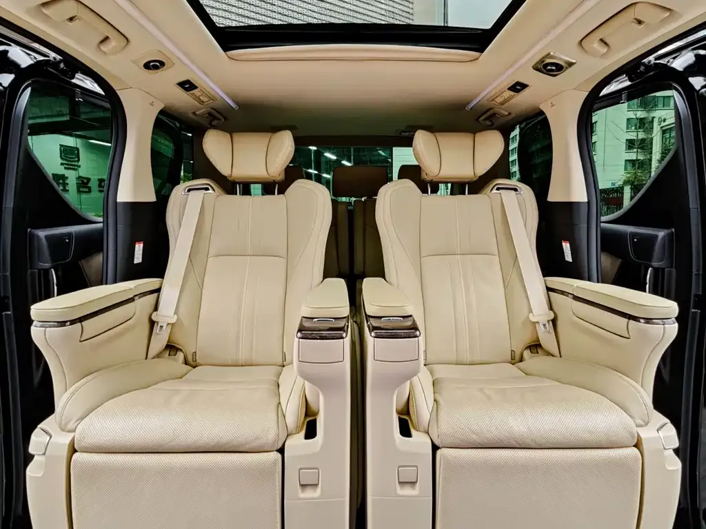 Toyota Alphard — фото 6