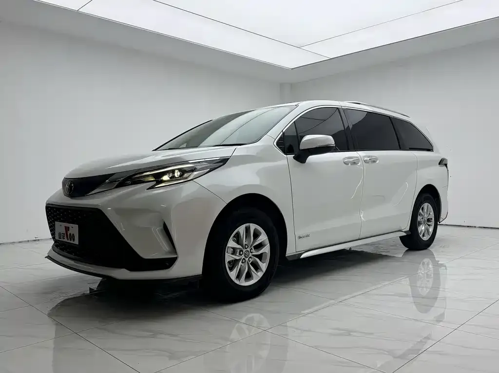 Toyota Granvia — фото 1