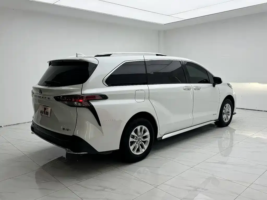 Toyota Granvia — фото 5
