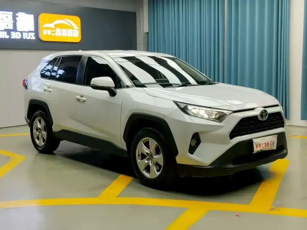 Toyota RAV4 — фото 3