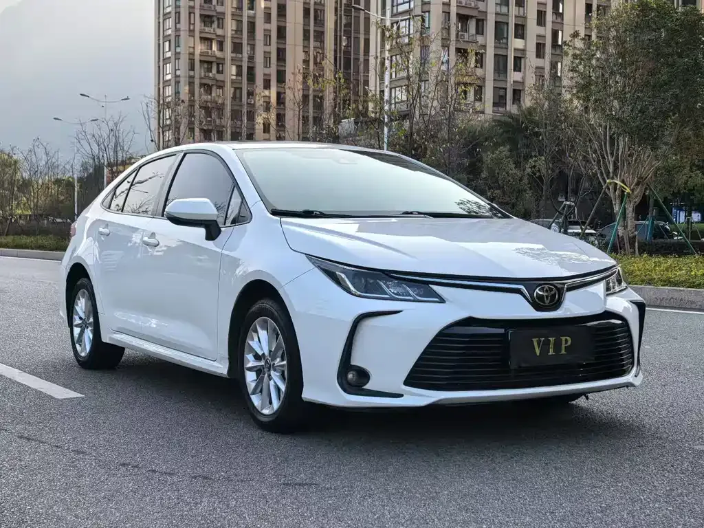 Toyota Corolla — фото 4