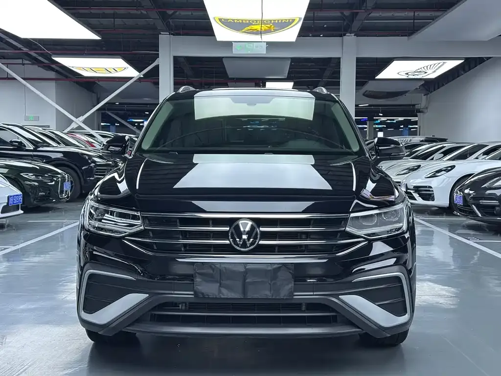 Volkswagen Tiguan L — фото 6