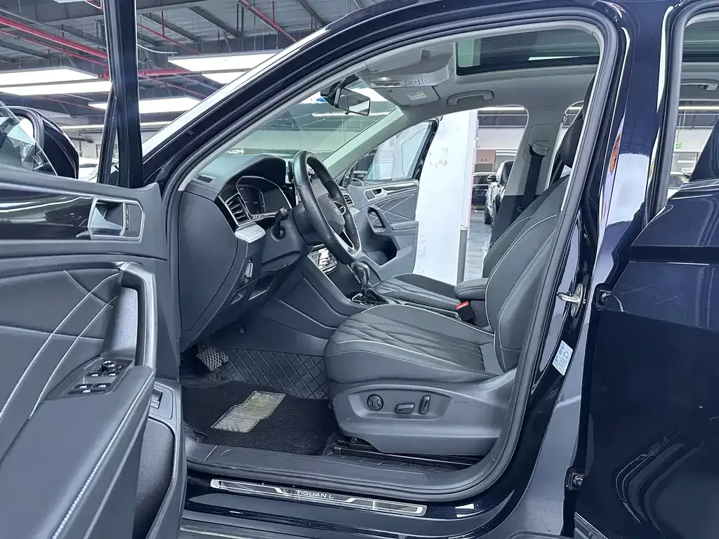 Volkswagen Tiguan L — фото 4