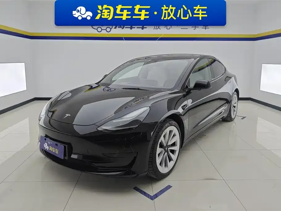 Tesla Model 3 — фото 1