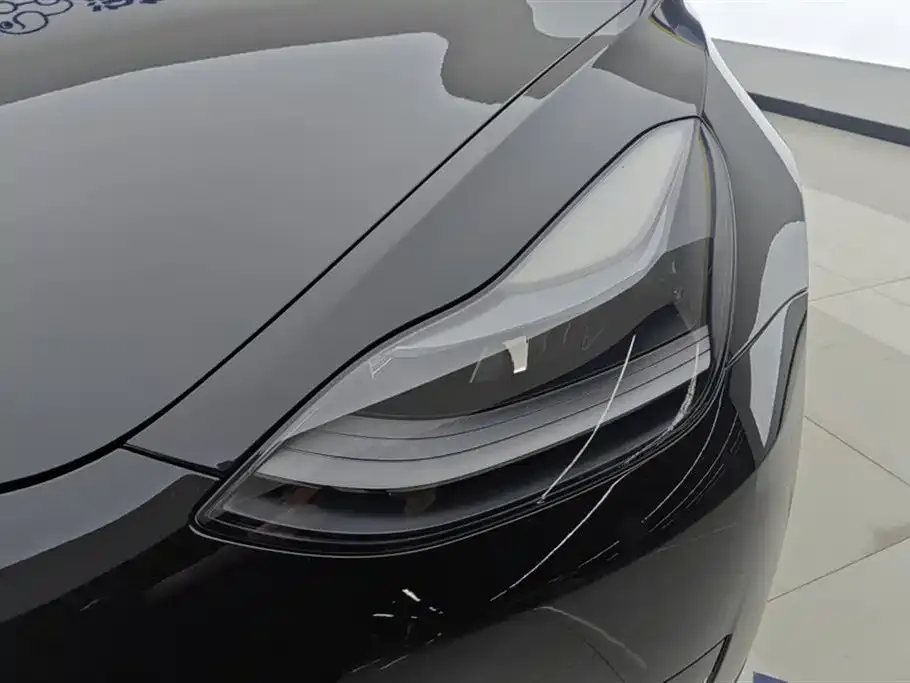 Tesla Model 3 — фото 5
