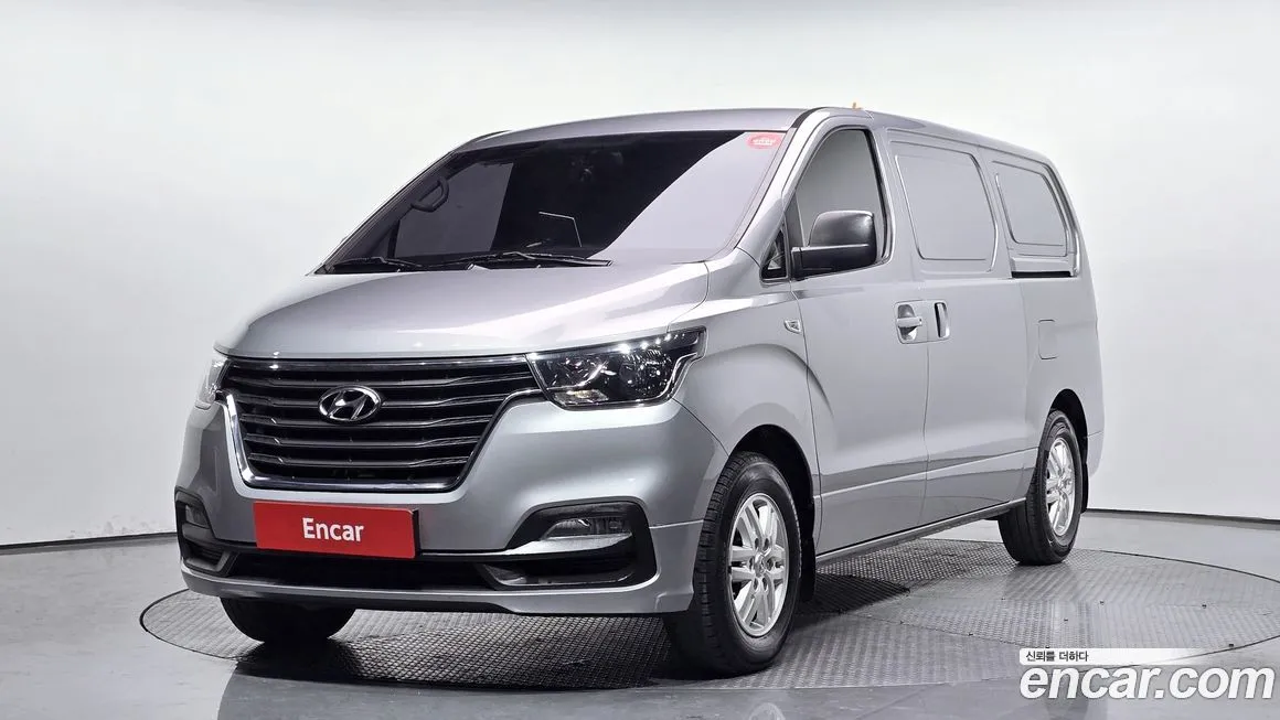 Hyundai Starex — фото 1