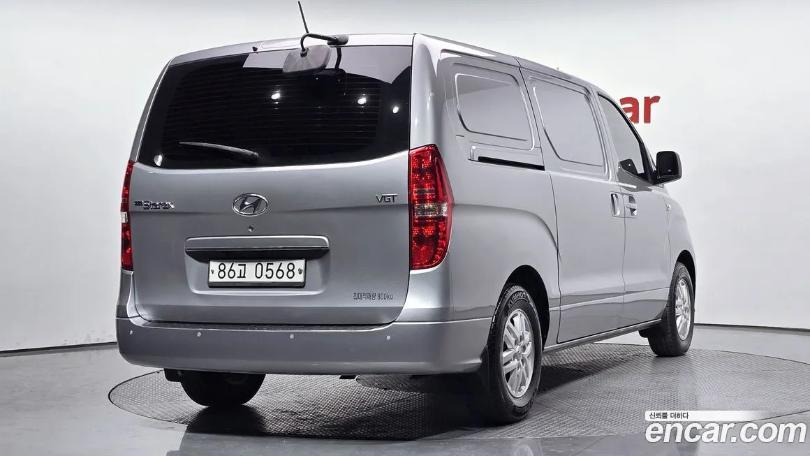 Hyundai Starex — фото 2