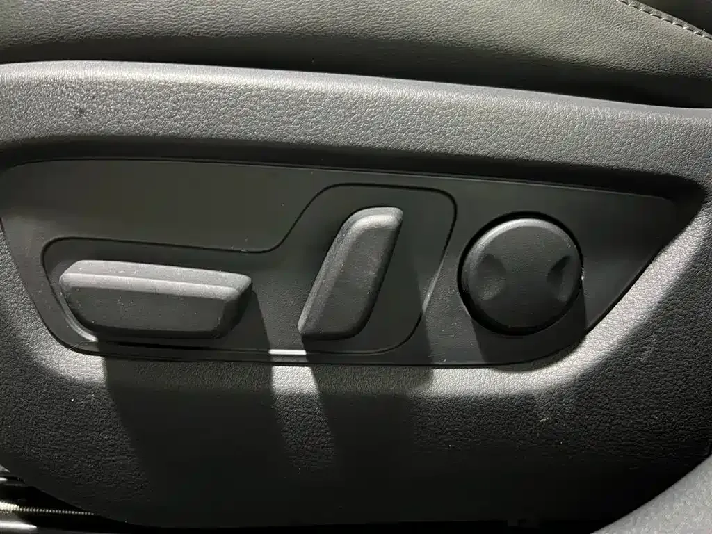 Mazda CX-30 — фото 10