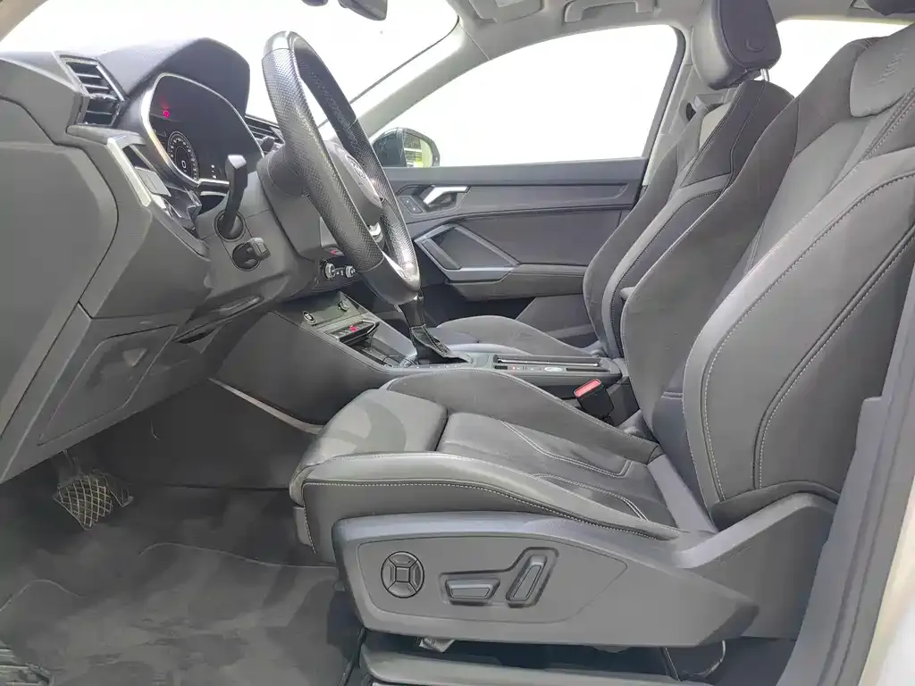 Audi Q3 Sportback — фото 5