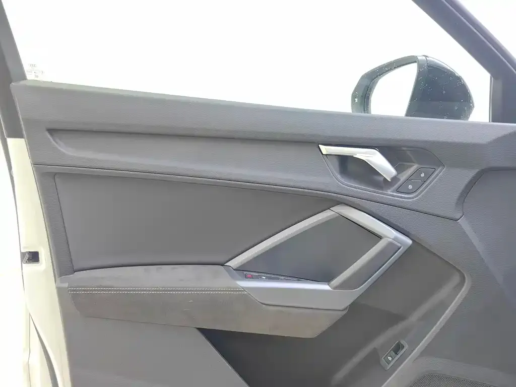 Audi Q3 Sportback — фото 3