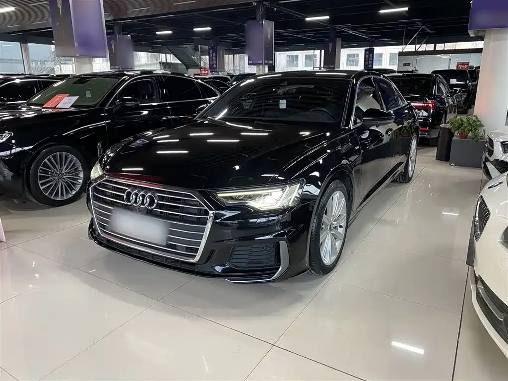 Audi A6L — фото 1