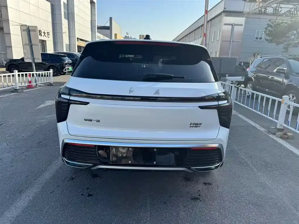 Hongqi HS3 PHEV — фото 8