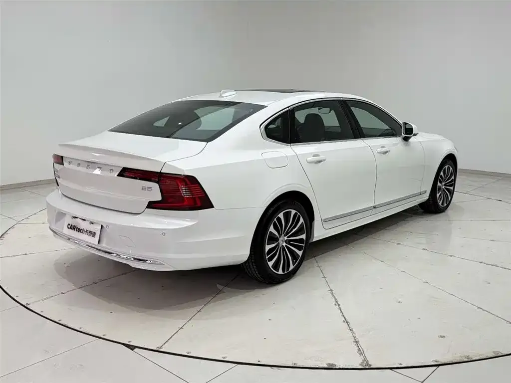 Volvo S90 — фото 3