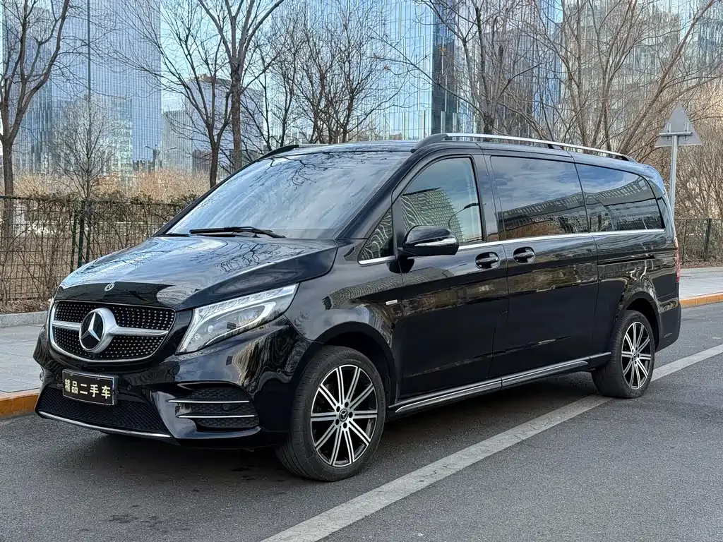 Mercedes-Benz V-Class — фото 1