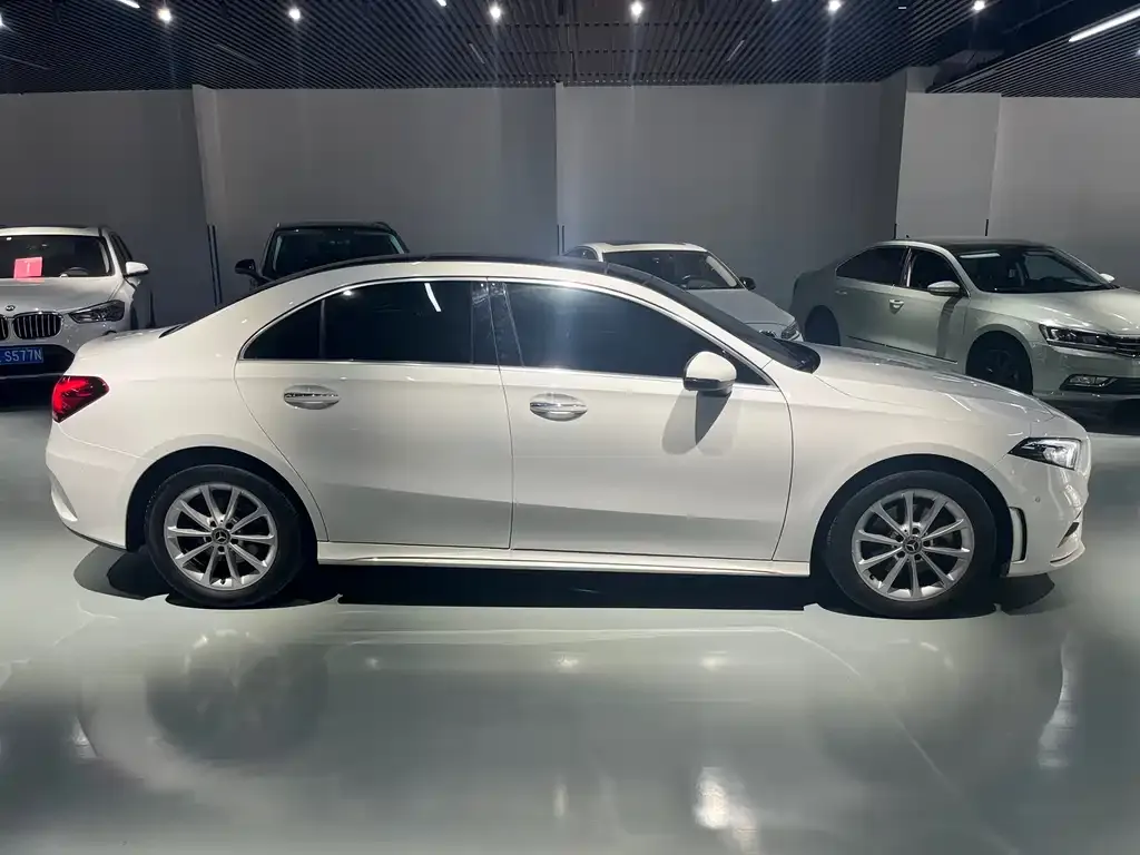Mercedes-Benz A-Class — фото 10