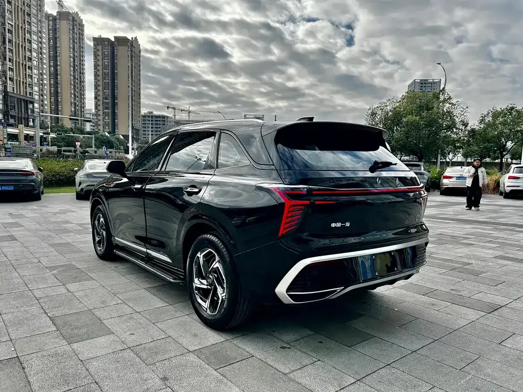 Hongqi HS3 — фото 4
