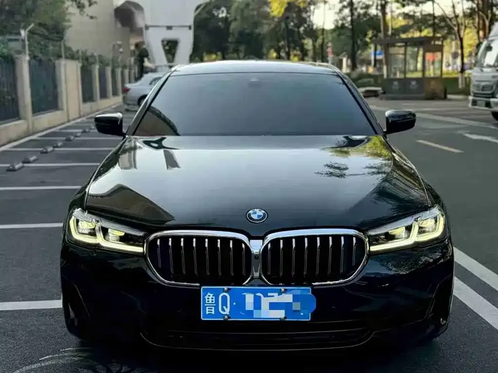 BMW 5 Series — фото 1