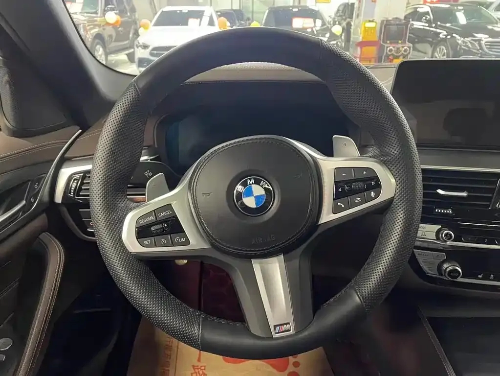 BMW 5 Series — фото 10