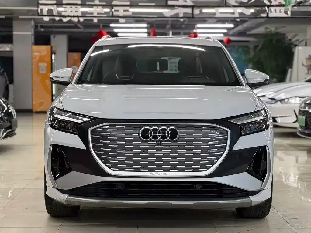 Audi Q4 e-tron — фото 3