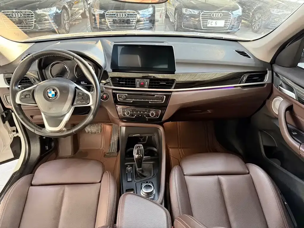 BMW X1 — фото 10