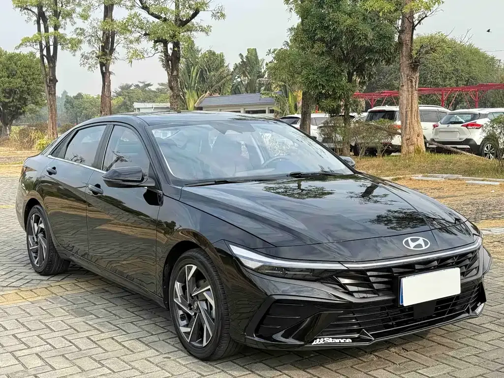 Hyundai Elantra — фото 9