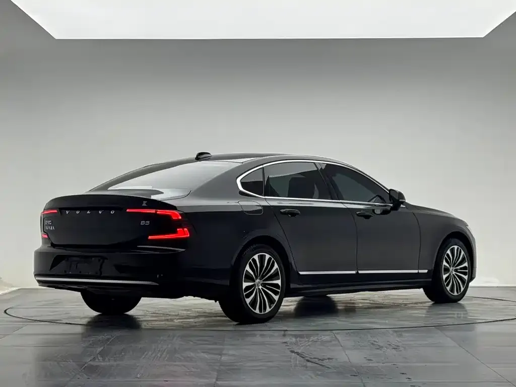 Volvo S90 — фото 5