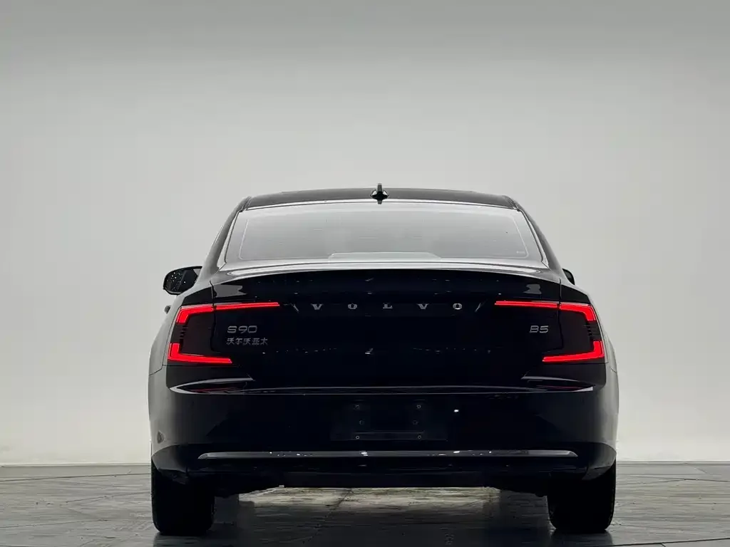 Volvo S90 — фото 3
