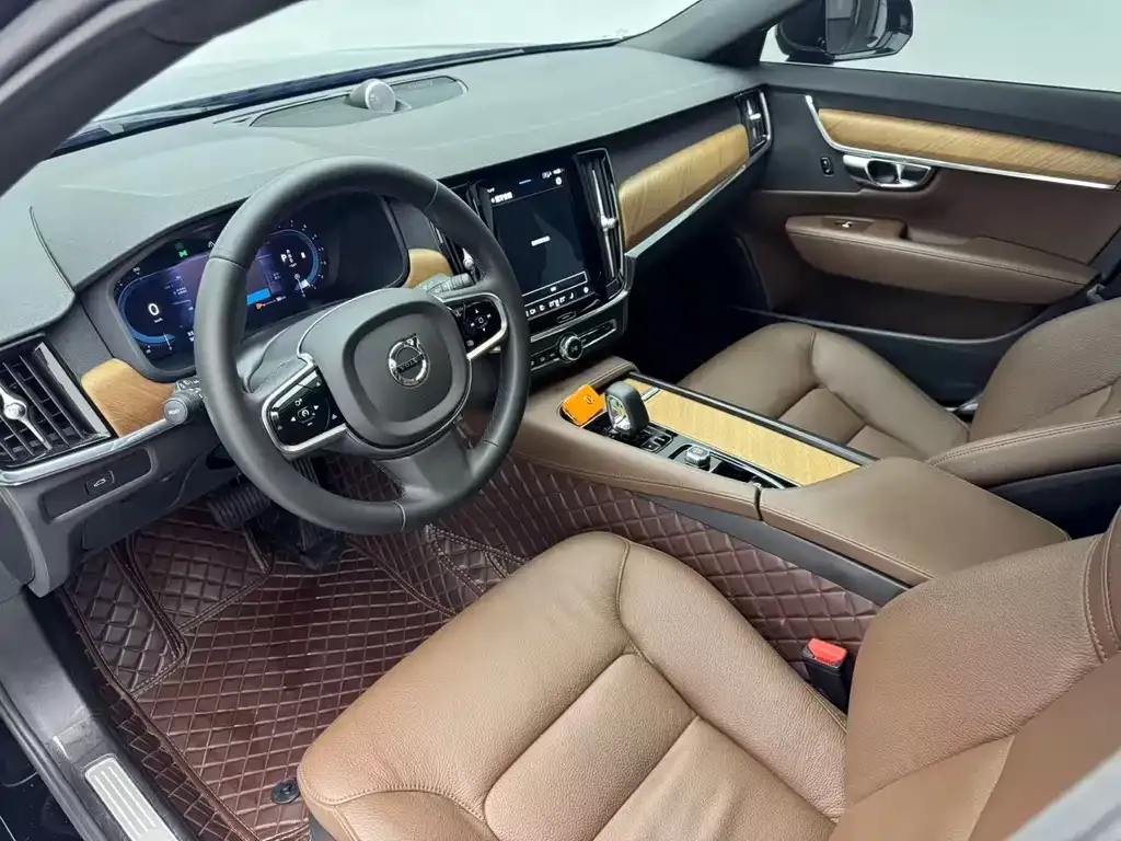 Volvo S90 — фото 10