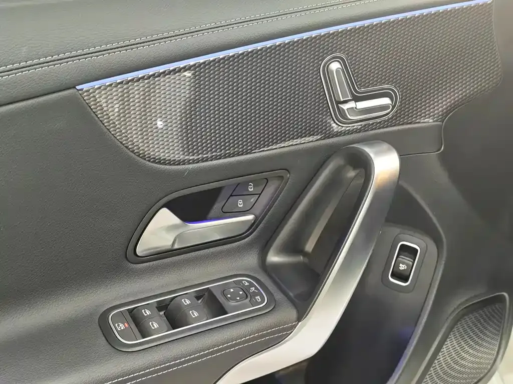 Mercedes-Benz A-Class — фото 10
