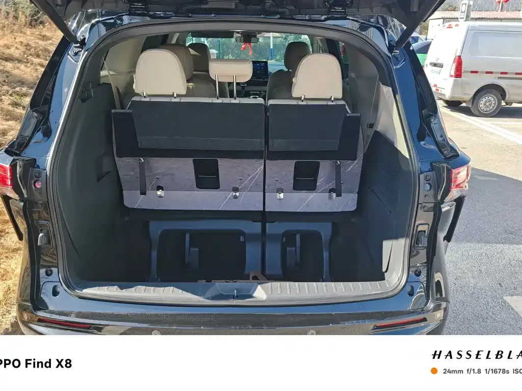 Toyota Granvia — фото 10