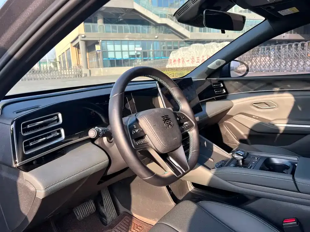 BYD Qin L — фото 5