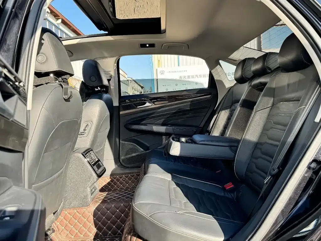 Volkswagen Passat — фото 5