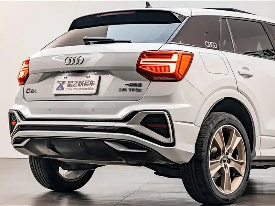 Audi Q2L — фото 2