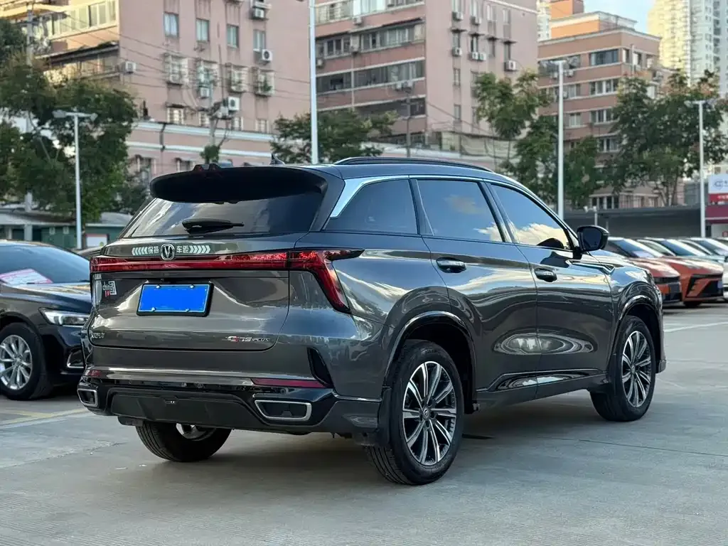 Changan CS75PLUS — фото 2