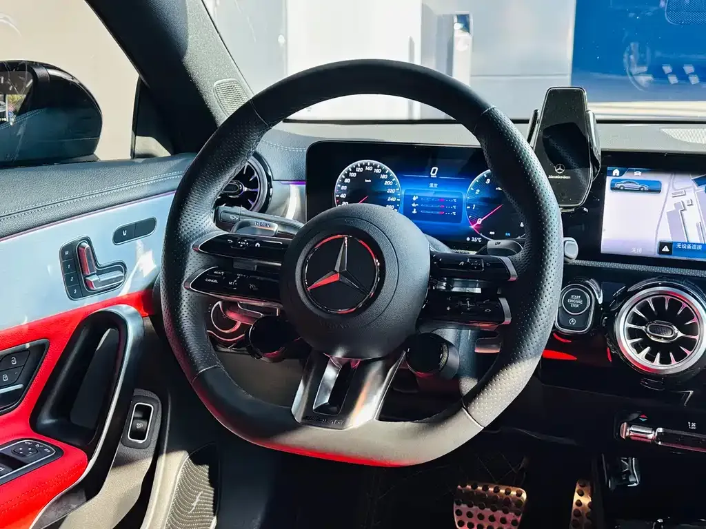 Mercedes-Benz CLA AMG — фото 4